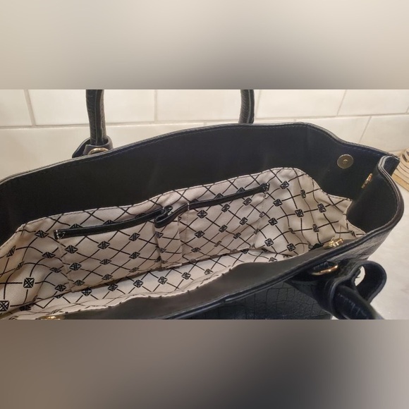 Antonio Melani crocodile embossed leather bag removable zip bag & should… - Picture 6 of 16